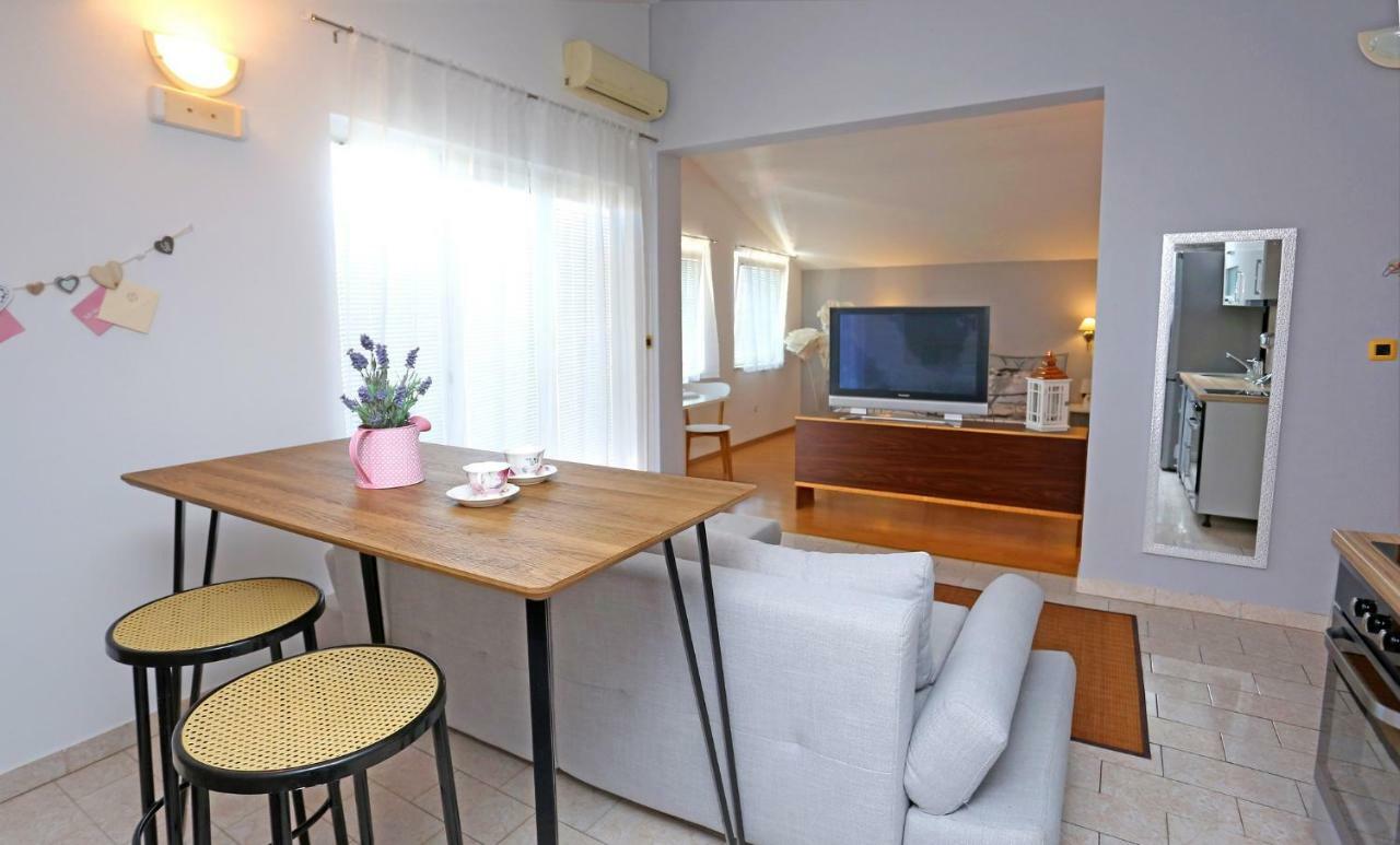 Studio Apartment Grey Split Exteriér fotografie